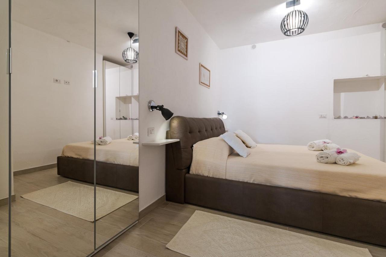 Purple Flower Suit Apartment Cala Gonone Buitenkant foto