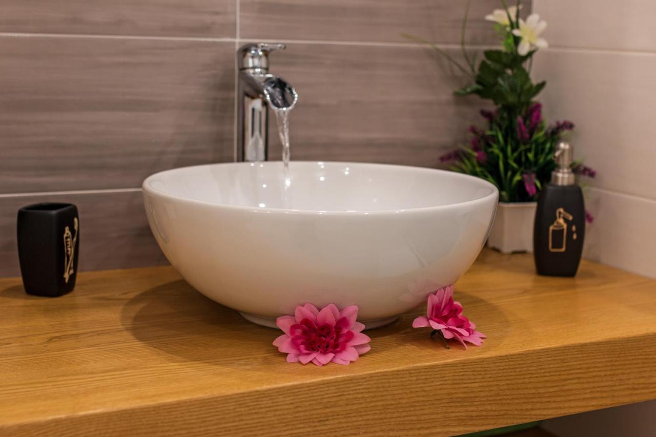 Purple Flower Suit Apartment Cala Gonone Buitenkant foto
