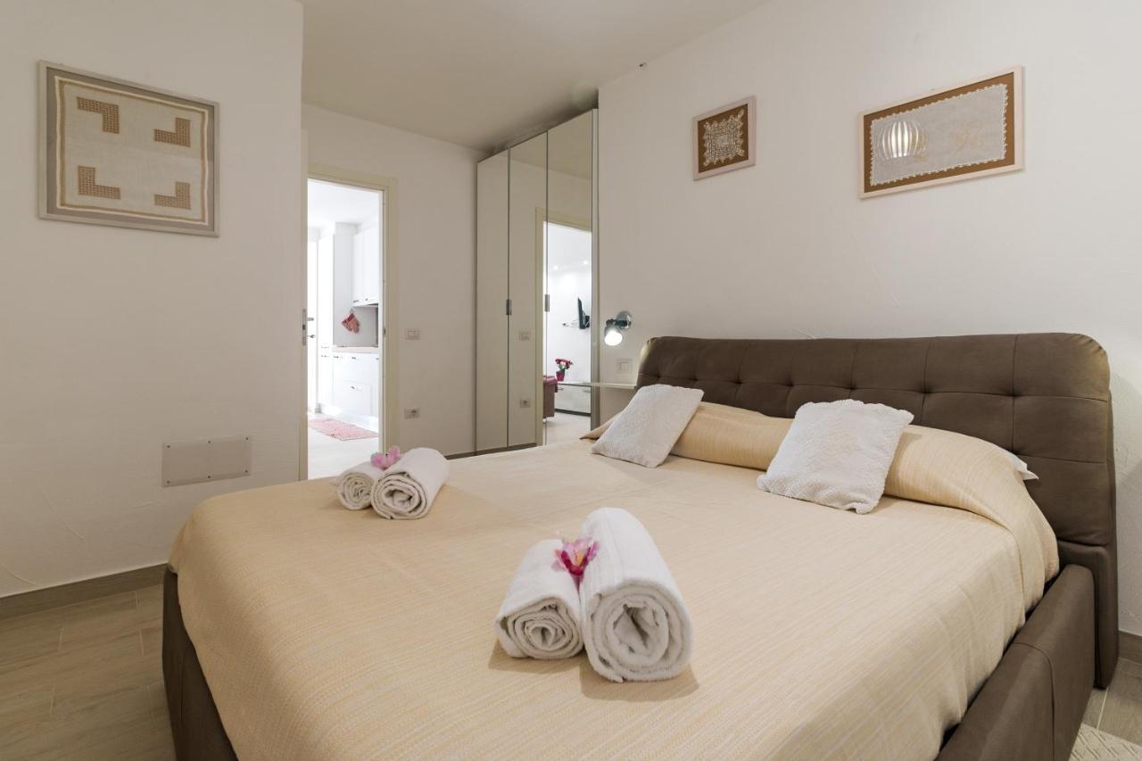 Purple Flower Suit Apartment Cala Gonone Buitenkant foto