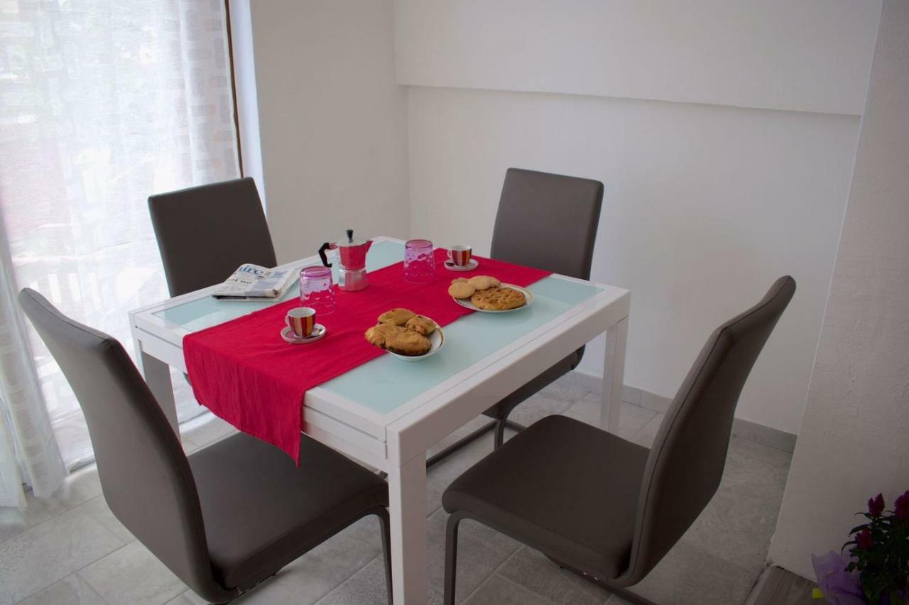Purple Flower Suit Apartment Cala Gonone Buitenkant foto